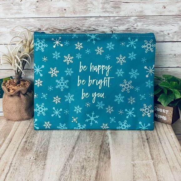 NWT THRIVE Blue Snowflakes Makeup Bag Be Happy Be Bright Be You Cosmetic Bag - Picture 1 of 13